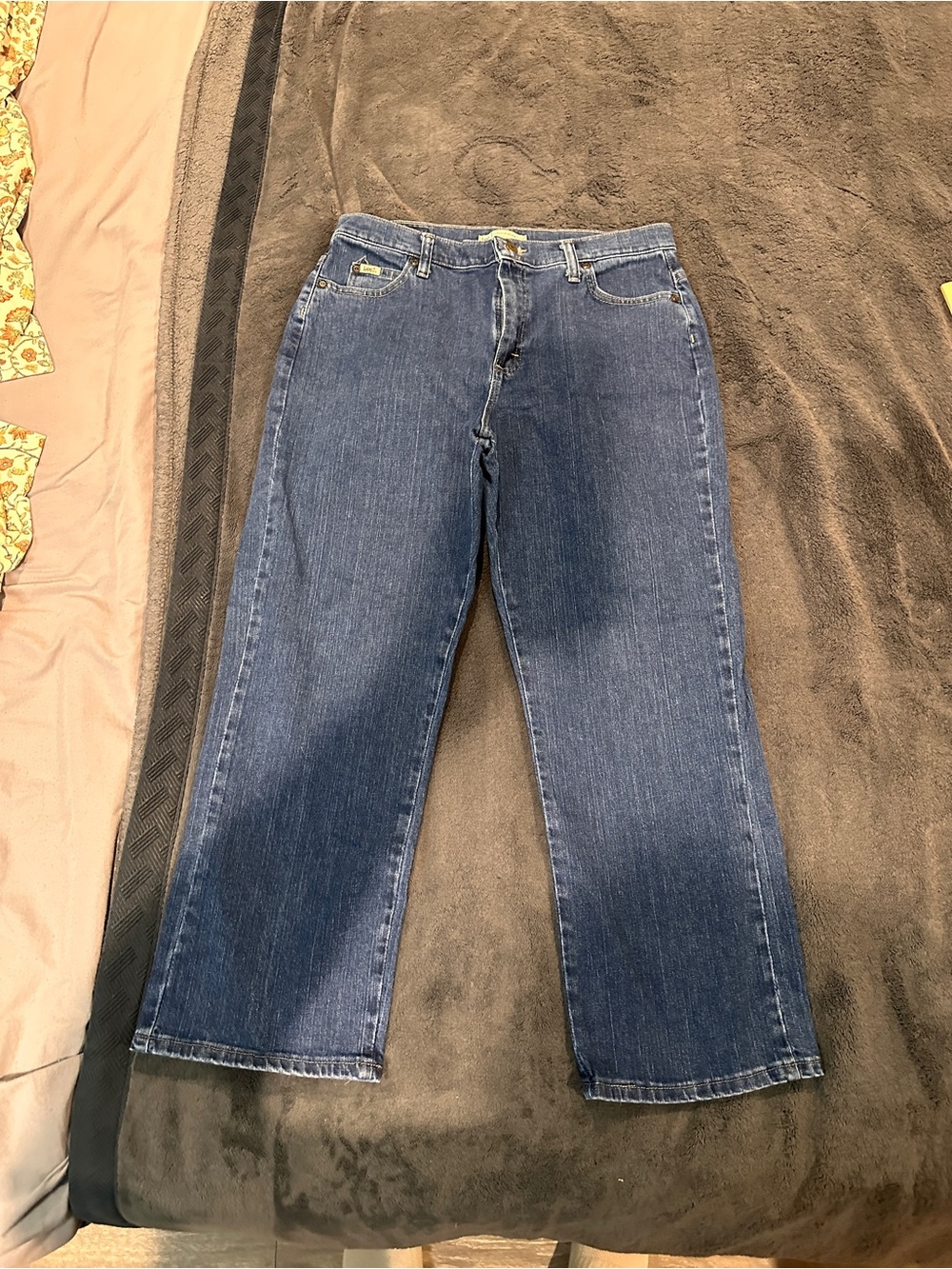 Lee Women’s Relaxed Straight Leg At The Waist Jeans Size 12S Pre- Owned Blue
